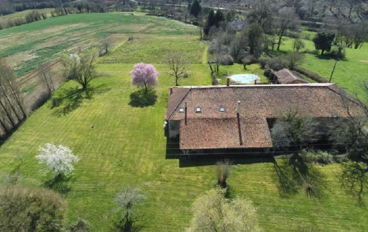 Maison CHAMPAGNE-MOUTON (16350)  280 m2 299 950 € 