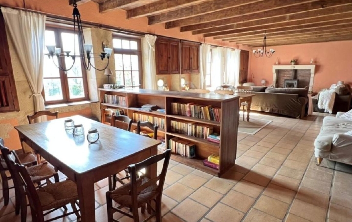 Maison CHAMPAGNE-MOUTON (16350)  280 m2 299 950 € 