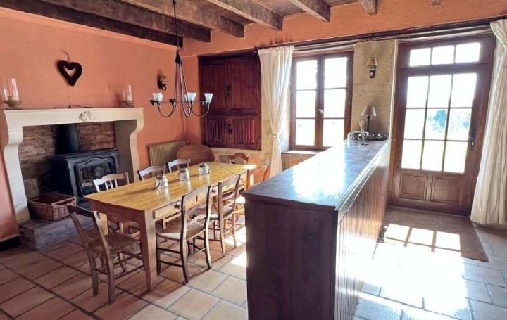 Maison CHAMPAGNE-MOUTON (16350)  280 m2 299 950 € 