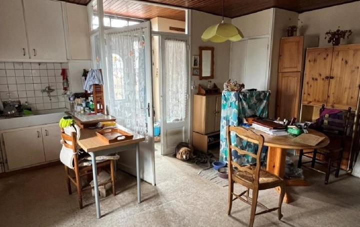 Maison CIVRAY (86400)  104 m2 106 450 € 