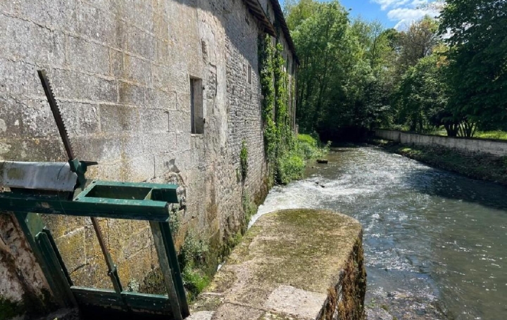 Maison VERTEUIL-SUR-CHARENTE (16510)  129 m2 263 150 € 