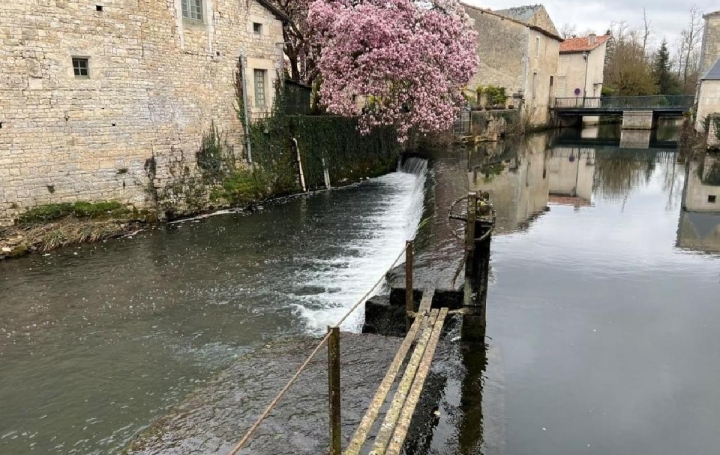 Maison VERTEUIL-SUR-CHARENTE (16510)  129 m2 263 150 € 