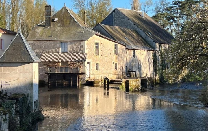 Maison VERTEUIL-SUR-CHARENTE (16510)  129 m2 263 150 € 