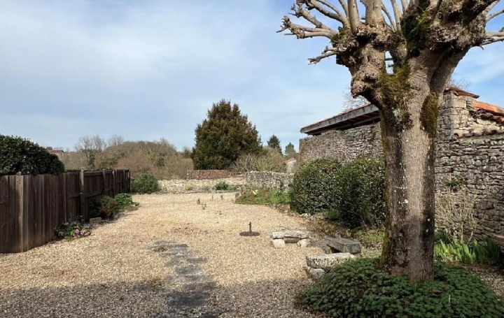 Maison NANTEUIL-EN-VALLEE (16700)  105 m2 126 595 € 