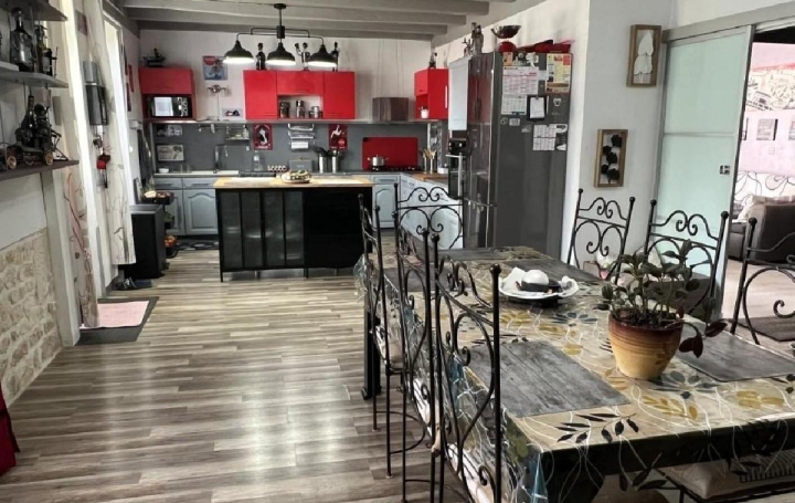 Maison RUFFEC (16700)  100 m2 91 350 € 