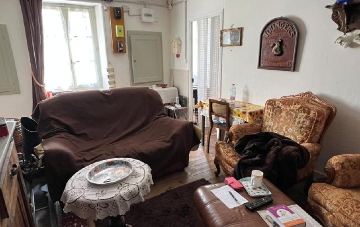 Maison RUFFEC (16700)  56 m2 55 000 € 