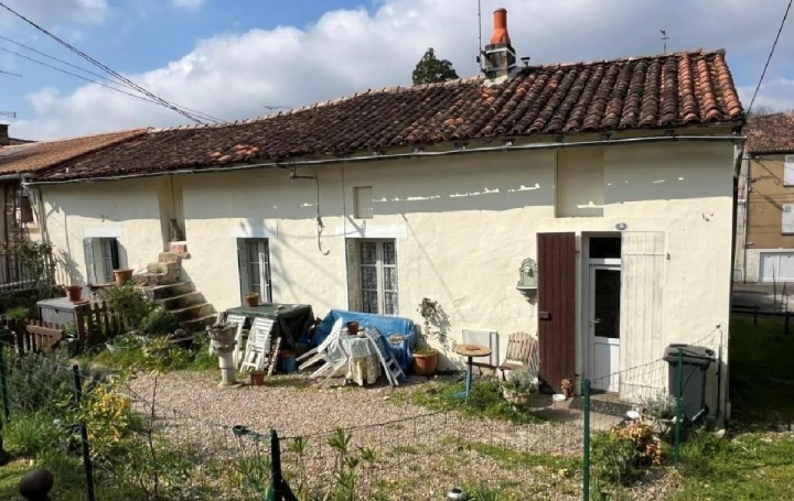 Maison RUFFEC (16700)  56 m2 55 000 € 