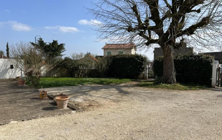 Maison RUFFEC (16700)  190 m2 159 570 € 