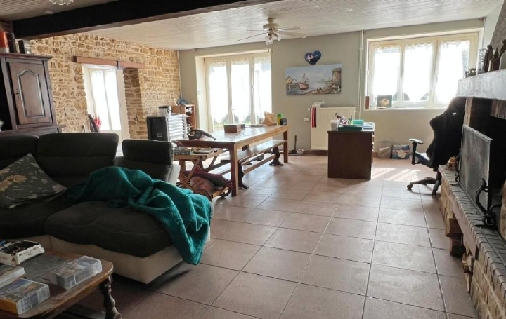 Maison RUFFEC (16700)  190 m2 159 570 € 