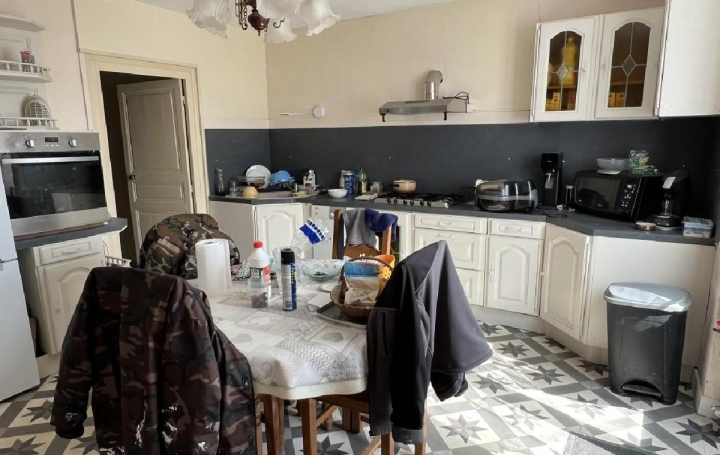 Maison RUFFEC (16700)  190 m2 159 570 € 