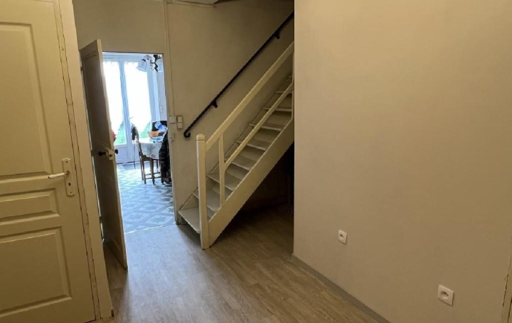 Maison RUFFEC (16700)  190 m2 159 570 € 