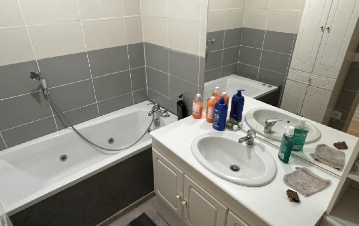 Maison RUFFEC (16700)  190 m2 159 570 € 