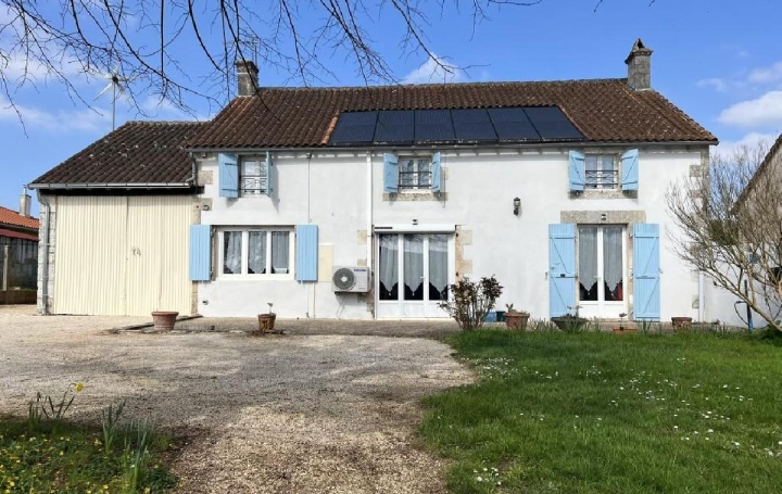 Maison RUFFEC (16700)  190 m2 159 570 € 