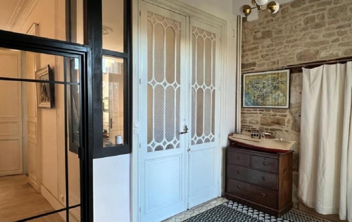 Maison RUFFEC (16700)  455 m2 442 100 € 