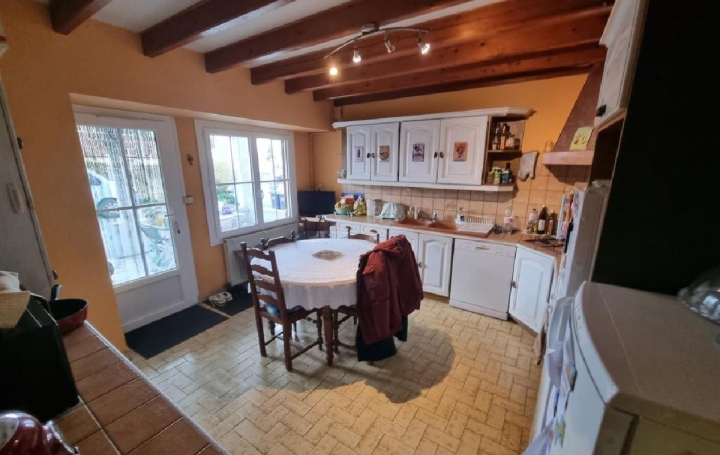 Maison CIVRAY (86400)  135 m2 175 500 € 