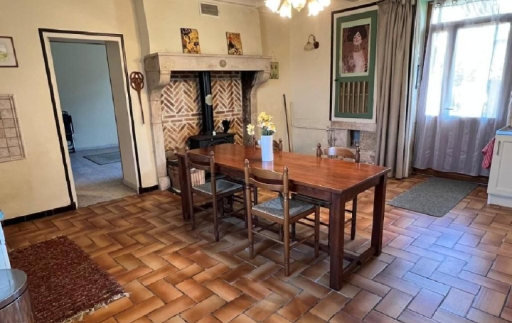 Maison CIVRAY (86400)  172 m2 139 350 € 