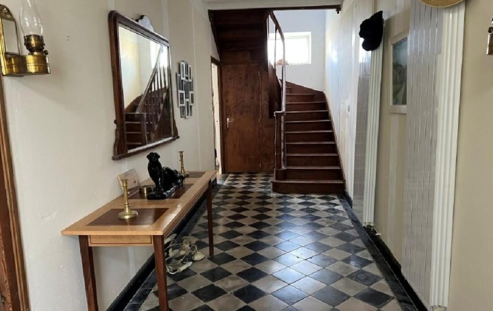 Maison RUFFEC (16700)  187 m2 196 800 € 