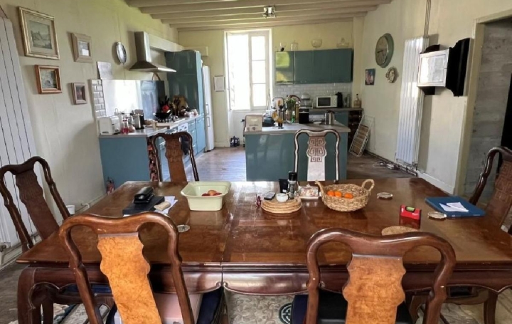 Maison RUFFEC (16700)  187 m2 196 800 € 