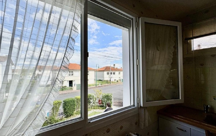 Maison RUFFEC (16700)  85 m2 129 000 € 