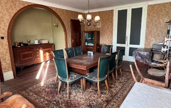 Maison RUFFEC (16700)  173 m2 125 530 € 