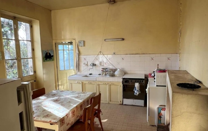 Maison RUFFEC (16700)  173 m2 125 530 € 