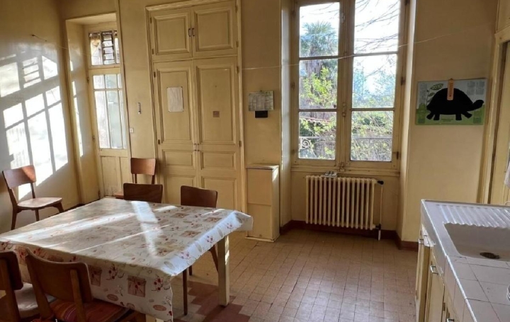 Maison RUFFEC (16700)  173 m2 125 530 € 