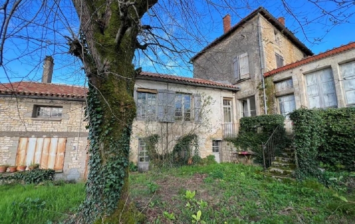 Maison RUFFEC (16700)  173 m2 125 530 € 