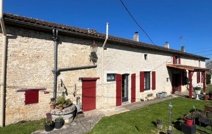 Maison RUFFEC (16700)  218 m2 224 950 € 