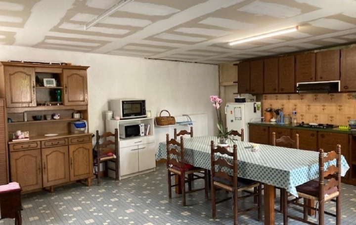 Maison RUFFEC (16700)  116 m2 58 000 € 