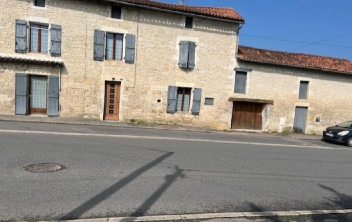 Maison RUFFEC (16700)  116 m2 58 000 € 