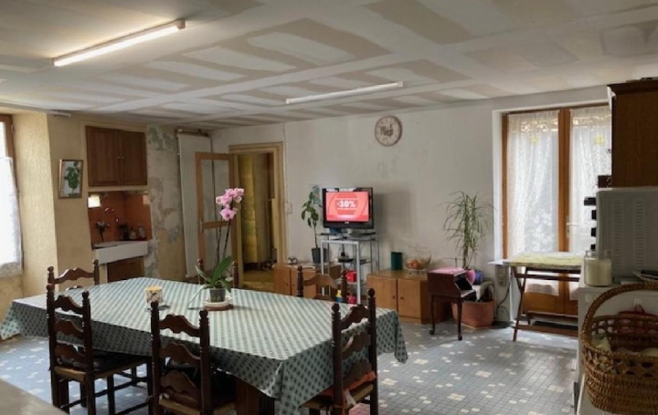 Maison RUFFEC (16700)  116 m2 58 000 € 