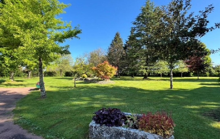 Maison SAUZE-VAUSSAIS (79190)  293 m2 394 725 € 