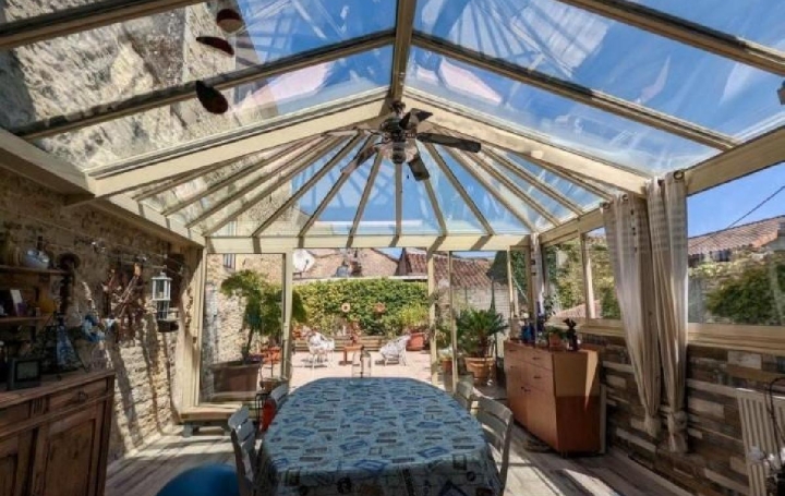 Maison RUFFEC (16700)  212 m2 150 500 € 