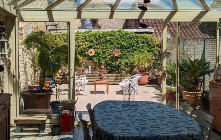 Maison RUFFEC (16700)  212 m2 150 500 € 