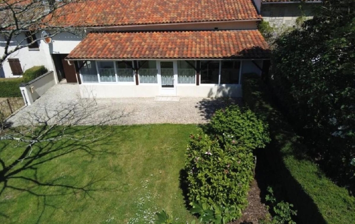 Maison CHEF-BOUTONNE (79110)  147 m2 117 000 € 