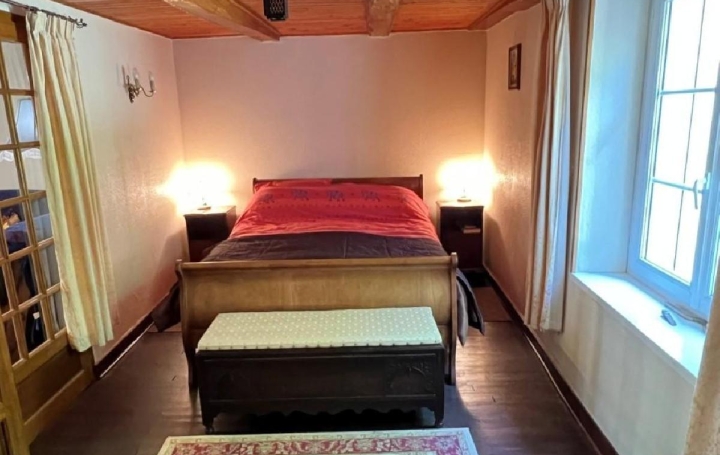 Maison CHEF-BOUTONNE (79110)  147 m2 117 000 € 