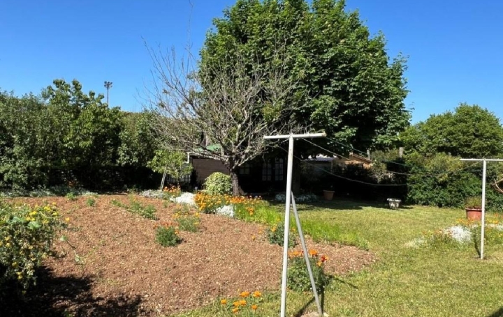 Maison RUFFEC (16700)  131 m2 164 890 € 