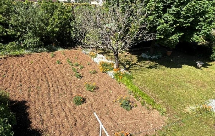 Maison RUFFEC (16700)  131 m2 164 890 € 