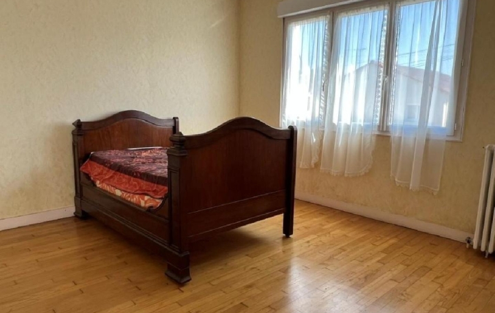 Maison RUFFEC (16700)  131 m2 164 890 € 