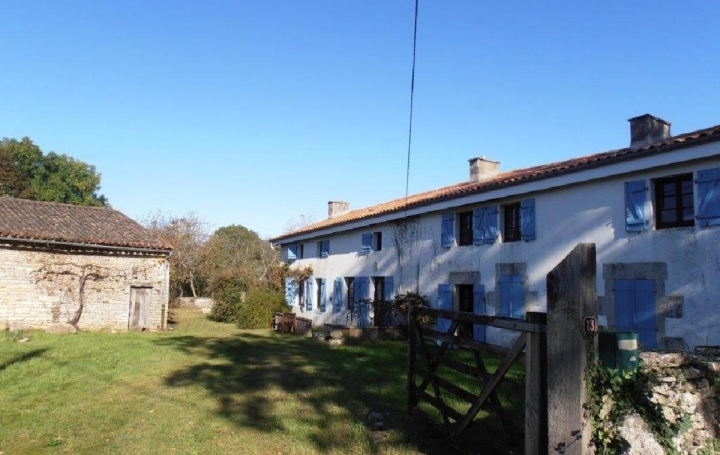 Maison LEZAY (79120)  180 m2 234 000 € 