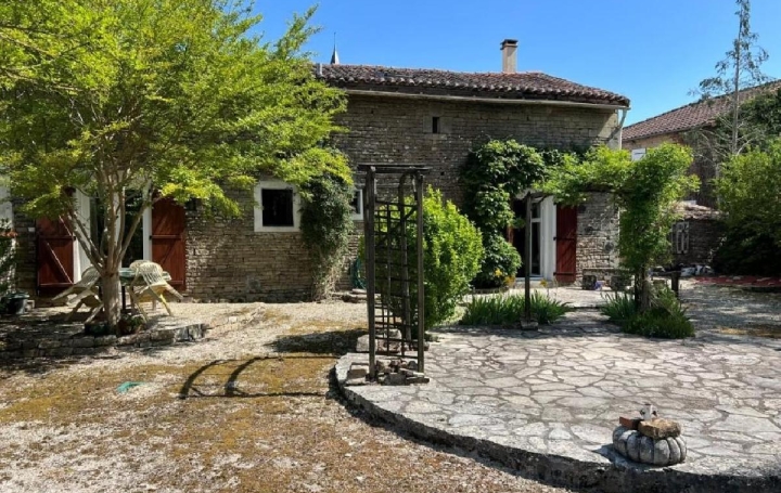Maison VILLEFAGNAN (16240)  147 m2 143 600 € 