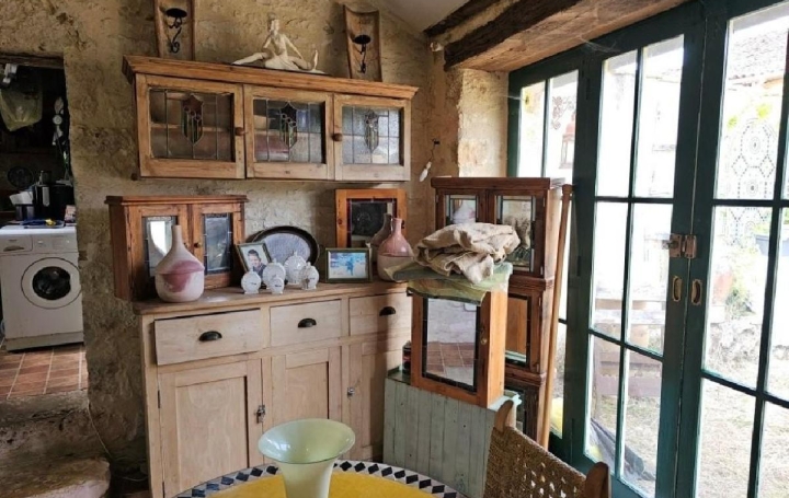 Maison SAINT-CLAUD (16450)  99 m2 86 000 € 