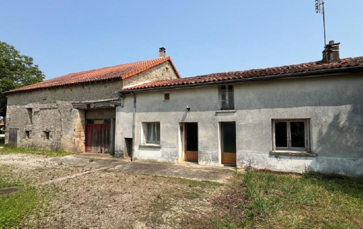 Maison RUFFEC (16700)  162 m2 112 900 € 