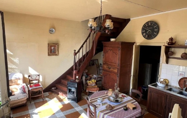 Maison RUFFEC (16700)  162 m2 157 400 € 