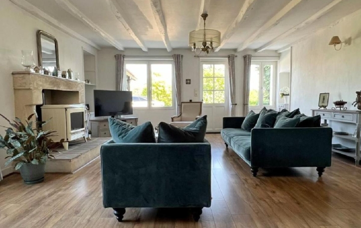 Maison NANTEUIL-EN-VALLEE (16700)  170 m2 255 300 € 