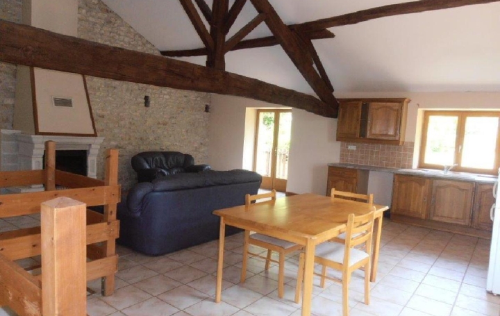 Maison RUFFEC (16700)  96 m2 115 000 € 