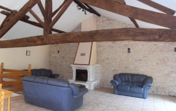 Maison RUFFEC (16700)  96 m2 115 000 € 