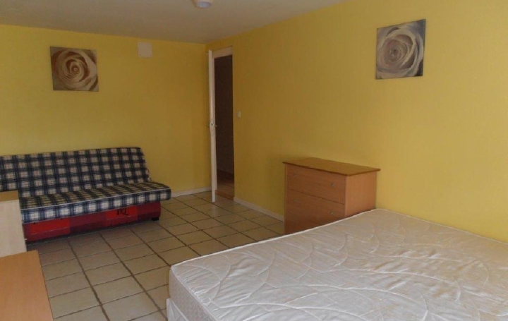 Maison RUFFEC (16700)  96 m2 115 000 € 