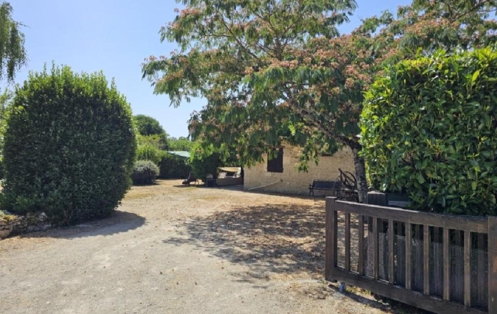 Maison CHAMPAGNE-MOUTON (16350)  140 m2 234 000 € 