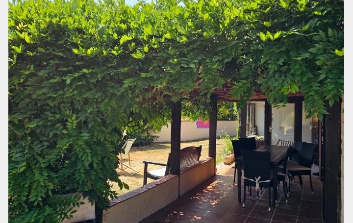 Maison CHAMPAGNE-MOUTON (16350)  140 m2 234 000 € 